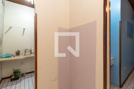 Casa à venda com 170m², 4 quartos e 2 vagasEdícula - Closet