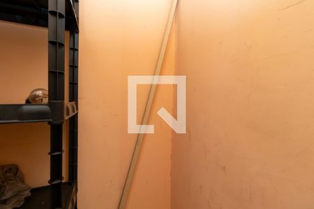 Casa à venda com 170m², 4 quartos e 2 vagasEdícula - Armário