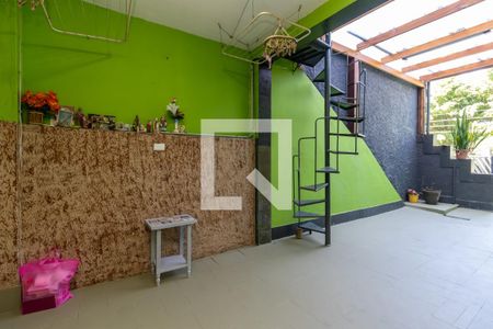 Casa à venda com 170m², 4 quartos e 2 vagasQuintal