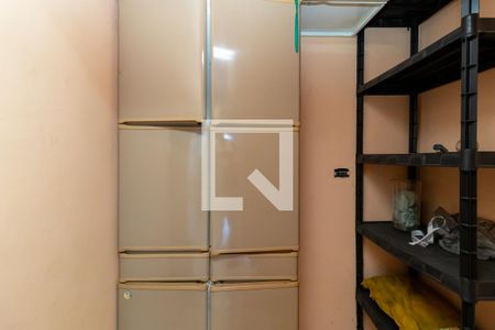 Casa à venda com 170m², 4 quartos e 2 vagasEdícula - Armário