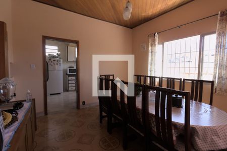 Casa à venda com 600m², 5 quartos e 20 vagas Casa à venda com 600m², 5 quartos e 20 vagasSala de Jantar