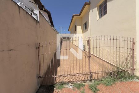 Casa à venda com 600m², 5 quartos e 20 vagas Casa à venda com 600m², 5 quartos e 20 vagasQuintal