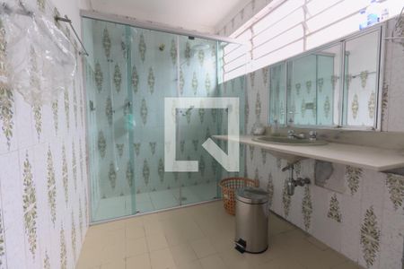 Casa à venda com 600m², 5 quartos e 20 vagas Casa à venda com 600m², 5 quartos e 20 vagasBanheiro da Suíte 2