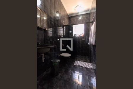 Casa à venda com 600m², 5 quartos e 20 vagas Casa à venda com 600m², 5 quartos e 20 vagasBanheiro Social