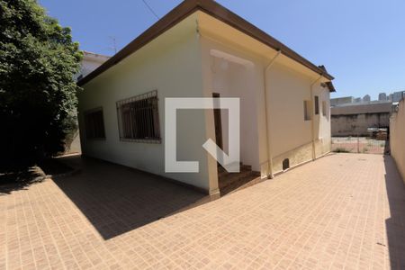Casa à venda com 600m², 5 quartos e 20 vagas Casa à venda com 600m², 5 quartos e 20 vagasFachada Interna da Casa