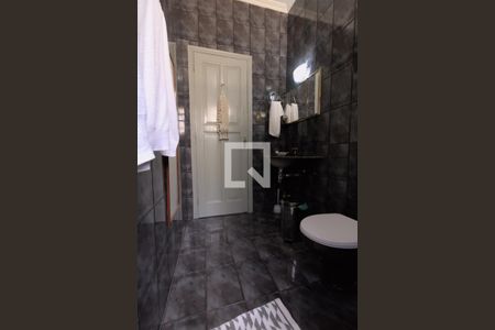 Casa à venda com 600m², 5 quartos e 20 vagas Casa à venda com 600m², 5 quartos e 20 vagasBanheiro Social