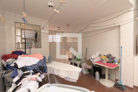 Casa à venda com 600m², 5 quartos e 20 vagas Casa à venda com 600m², 5 quartos e 20 vagasÁrea de Serviço