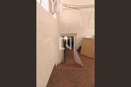 Casa à venda com 600m², 5 quartos e 20 vagas Casa à venda com 600m², 5 quartos e 20 vagasEscada Salão de Festas