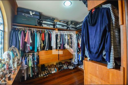 Casa à venda com 570m², 4 quartos e 4 vagas