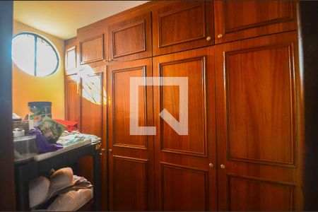 Casa à venda com 570m², 4 quartos e 4 vagas