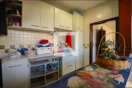 Casa à venda com 570m², 4 quartos e 4 vagas