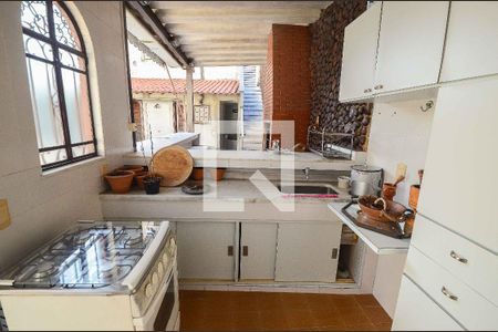 Casa à venda com 570m², 4 quartos e 4 vagas