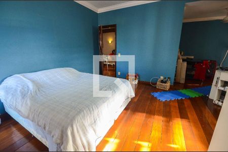 Casa à venda com 570m², 4 quartos e 4 vagas