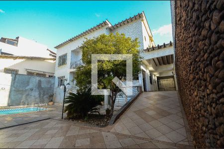 Casa à venda com 570m², 4 quartos e 4 vagas