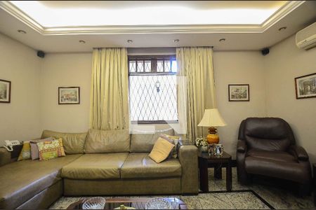 Casa à venda com 570m², 4 quartos e 4 vagas