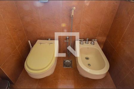 Casa à venda com 570m², 4 quartos e 4 vagas