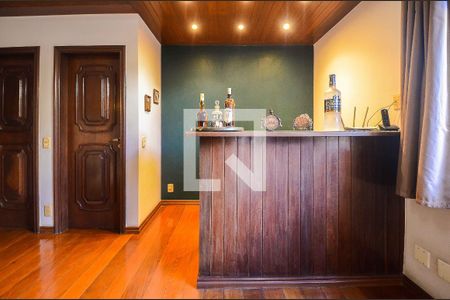 Casa à venda com 570m², 4 quartos e 4 vagas