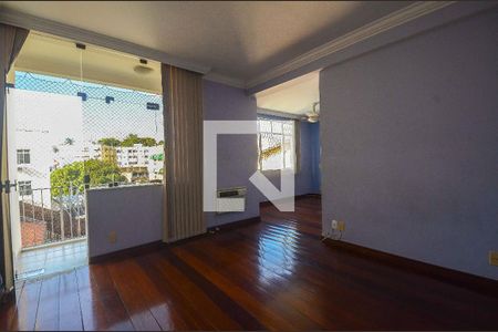 Casa à venda com 570m², 4 quartos e 4 vagas