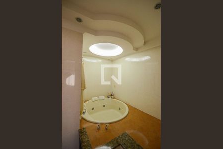 Casa à venda com 570m², 4 quartos e 4 vagas