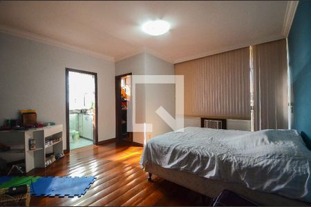 Casa à venda com 570m², 4 quartos e 4 vagas