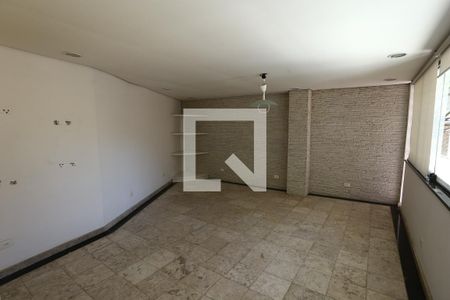 Casa de condomínio para alugar com 335m², 3 quartos e 4 vagas Casa de condomínio para alugar com 335m², 3 quartos e 4 vagasquarto 1 fundos