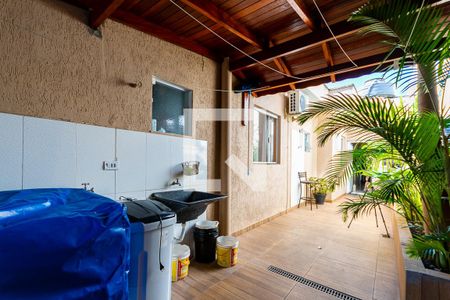Casa à venda com 200m², 3 quartos e 4 vagas Casa à venda com 200m², 3 quartos e 4 vagasÁrea de serviço