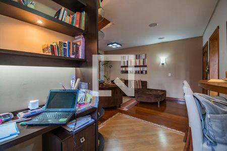 Apartamento à venda com 164m², 2 quartos e 2 vagas Apartamento à venda com 164m², 2 quartos e 2 vagasEscritório