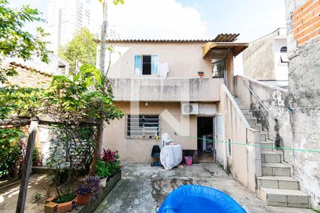 Casa à venda com 320m², 9 quartos e 2 vagas Casa à venda com 320m², 9 quartos e 2 vagasQuintal