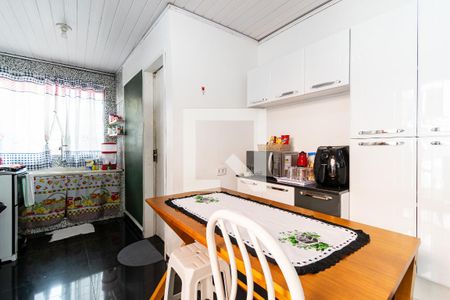 Casa à venda com 320m², 9 quartos e 2 vagas Casa à venda com 320m², 9 quartos e 2 vagasCozinha da casa 4