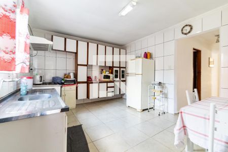 Casa à venda com 320m², 9 quartos e 2 vagas Casa à venda com 320m², 9 quartos e 2 vagasCozinha casa 1