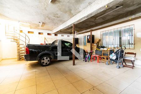 Casa à venda com 320m², 9 quartos e 2 vagas Casa à venda com 320m², 9 quartos e 2 vagasGaragem