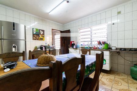 Casa à venda com 320m², 9 quartos e 2 vagas Casa à venda com 320m², 9 quartos e 2 vagasCozinha