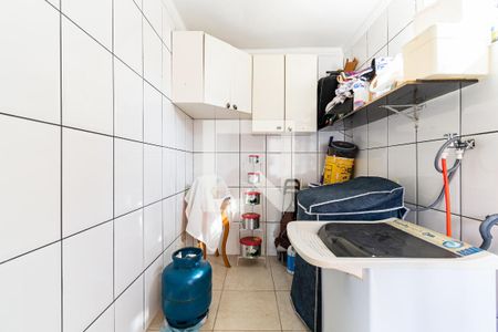 Casa à venda com 320m², 9 quartos e 2 vagas Casa à venda com 320m², 9 quartos e 2 vagasLavanderia casa 1