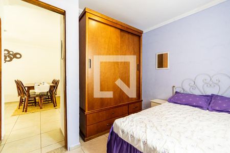 Casa à venda com 320m², 9 quartos e 2 vagas Casa à venda com 320m², 9 quartos e 2 vagasQuarto 2 casa 1