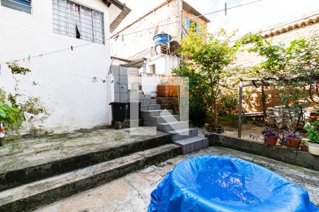 Casa à venda com 320m², 9 quartos e 2 vagas Casa à venda com 320m², 9 quartos e 2 vagasQuintal