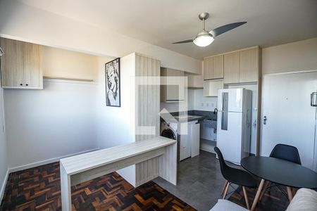 Sala de kitnet/studio para alugar com 1 quarto, 24m² em Centro Histórico, Porto Alegre