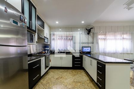 Casa à venda com 366m², 3 quartos e 6 vagas Casa à venda com 366m², 3 quartos e 6 vagasCozinha