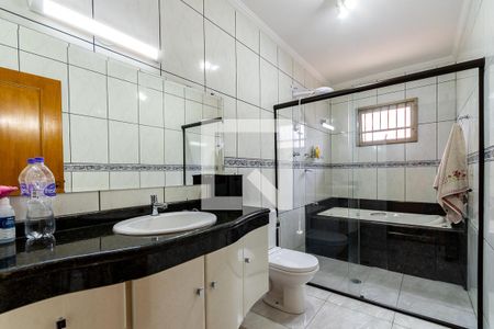 Casa à venda com 366m², 3 quartos e 6 vagas Casa à venda com 366m², 3 quartos e 6 vagasBanheiro suíte 1