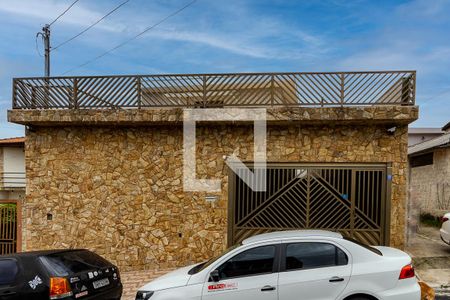 Casa à venda com 366m², 3 quartos e 6 vagas Casa à venda com 366m², 3 quartos e 6 vagasFachada