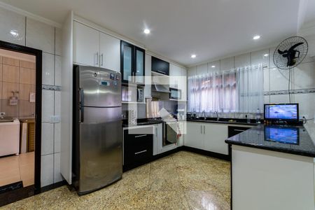 Casa à venda com 366m², 3 quartos e 6 vagas Casa à venda com 366m², 3 quartos e 6 vagasCozinha