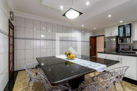 Casa à venda com 366m², 3 quartos e 6 vagas Casa à venda com 366m², 3 quartos e 6 vagasSala de jantar