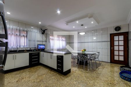 Casa à venda com 366m², 3 quartos e 6 vagas Casa à venda com 366m², 3 quartos e 6 vagasCozinha