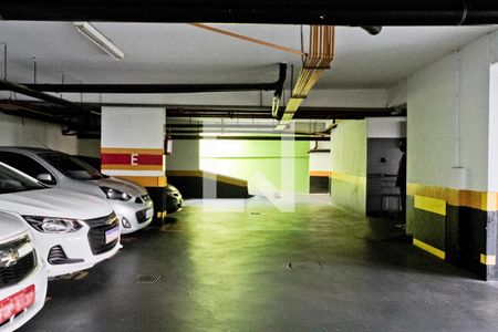 Apartamento à venda com 60m², 2 quartos e 2 vagas Apartamento à venda com 60m², 2 quartos e 2 vagasGaragem