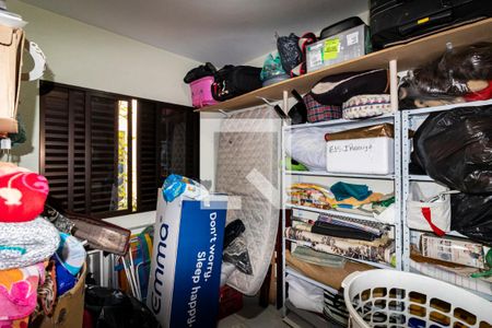 Casa à venda com 227m², 3 quartos e 4 vagas1o. Andar - Quarto de serviço