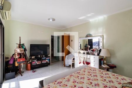 Casa à venda com 227m², 3 quartos e 4 vagas2o. Andar - Suíte 3