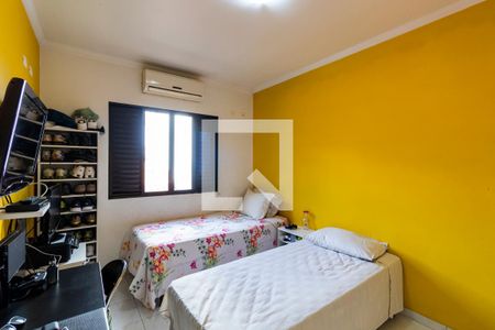 Casa à venda com 227m², 3 quartos e 4 vagas2o. Andar - Suíte 2