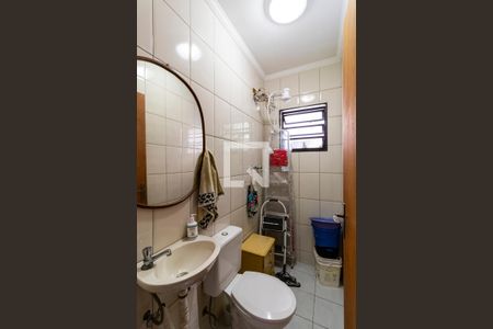 Casa à venda com 227m², 3 quartos e 4 vagas1o. Andar - Banheiro de serviço