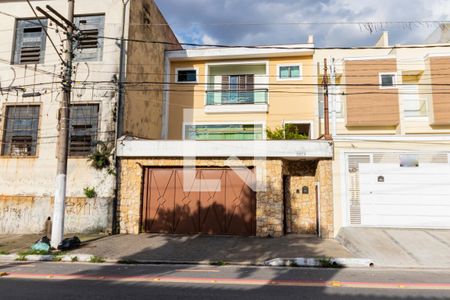 Casa à venda com 227m², 3 quartos e 4 vagasFachada