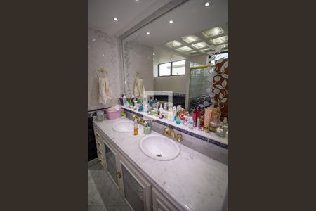 Apartamento à venda com 150m², 3 quartos e 2 vagasBanheiro da Suíte 3