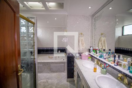 Apartamento à venda com 150m², 3 quartos e 2 vagasBanheiro da Suíte 3